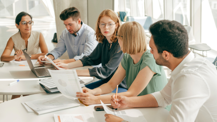 Teaser Pós-Graduação em Avaliação de Programas e Projetos Sociais - B-learning