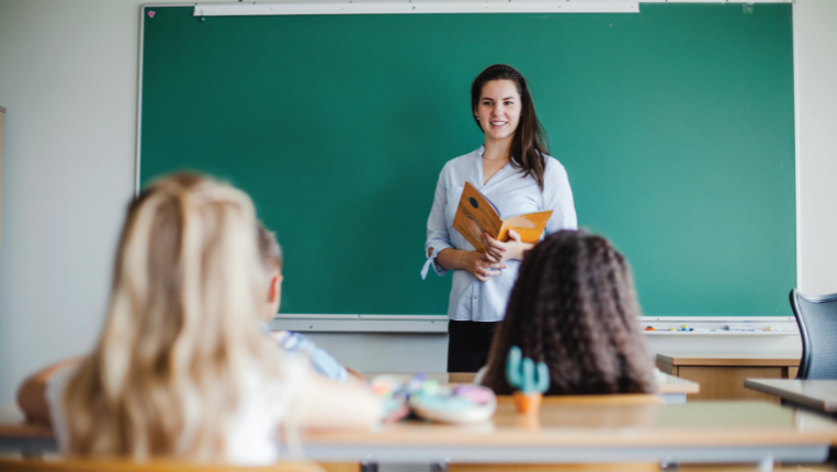 Teaser Pós-Graduação em Filosofia para Crianças e Jovens